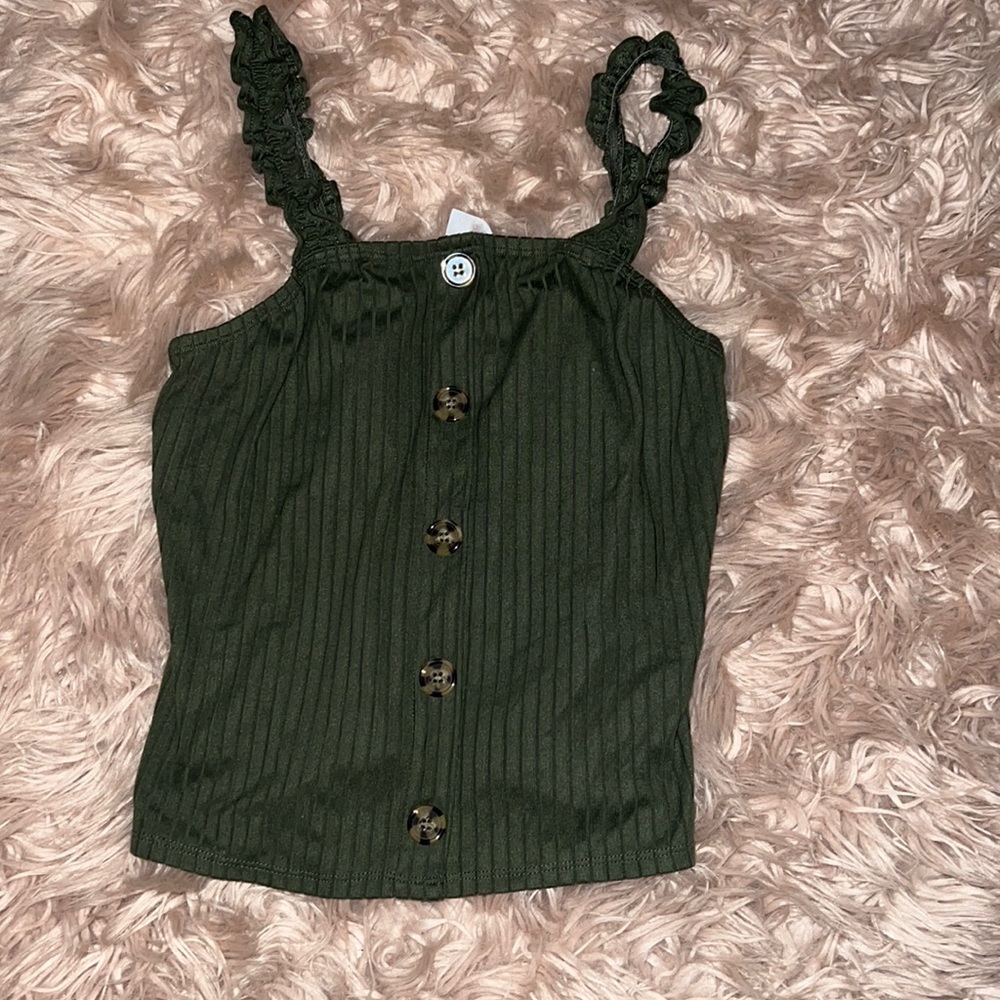 Cute green short tank top for the summer